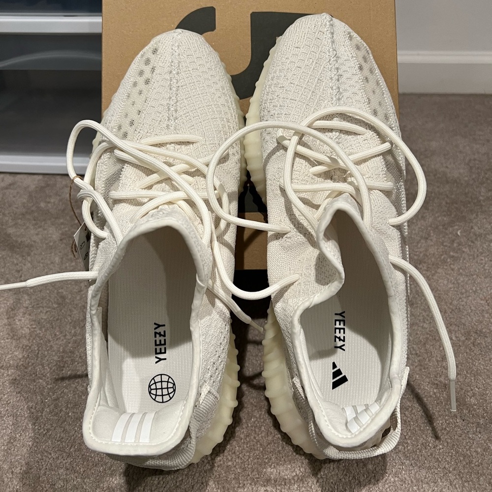Yeezy Boost 350 - Picture 4 of 5